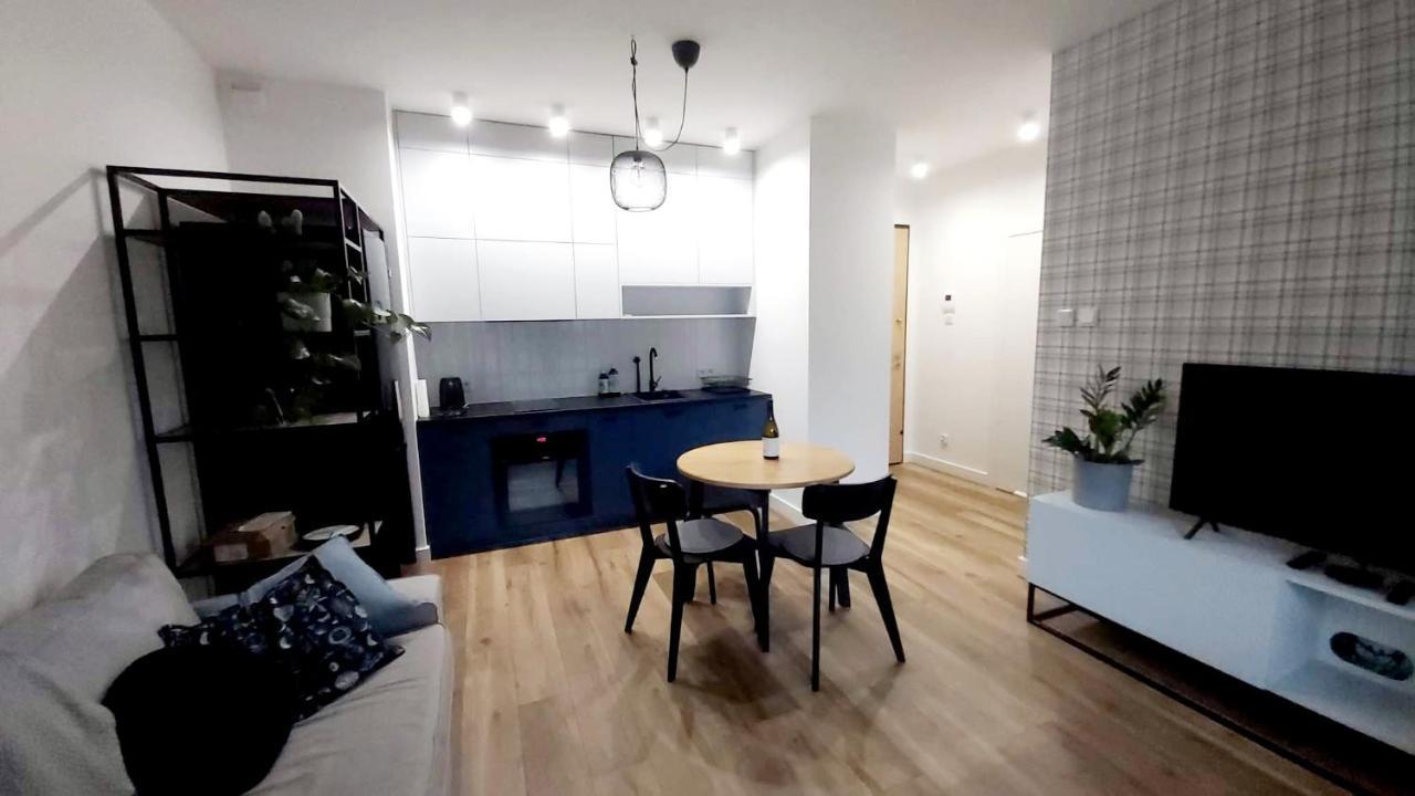 Apartament Zajezdnia Wrzeszcz Apartament *